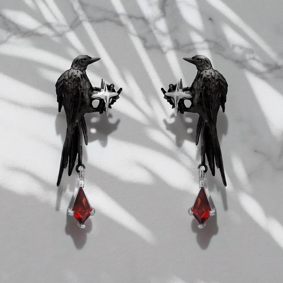 “Raven” Edgar Poe Perched Crow Bird Star Blood Droplet Macabre Gothic Grim Studs - Picture 2 of 16